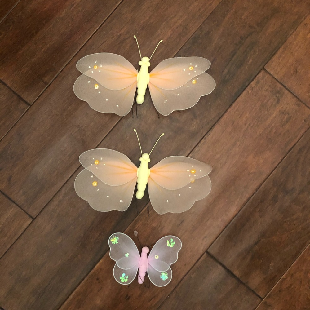 Butterfly Appliqué Wall Decor